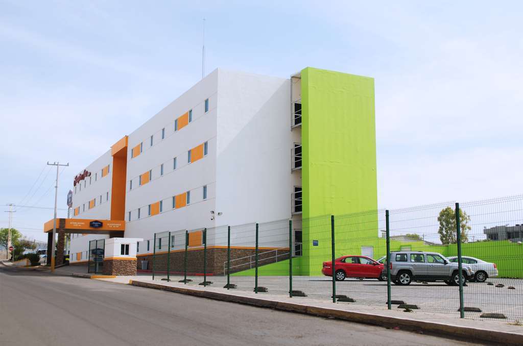 Hampton By Hilton San Juan Del Rio Hotel Exterior foto